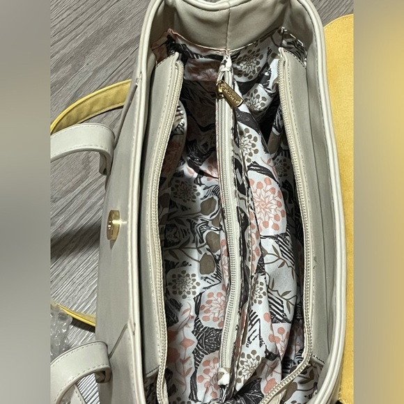 David Jones Paris Yellow and Cream Women's Bag - Picture 9 of 14